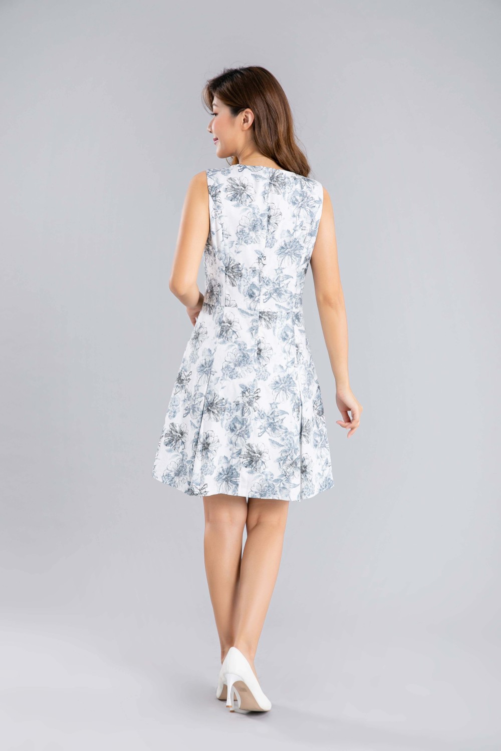 V-Neck Sleeveless Dress V-Neck Sleeveless Dress