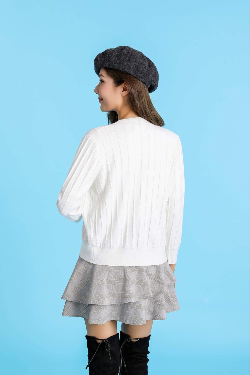 V-Neck Knitted Cardigan V-Neck Knitted Cardigan