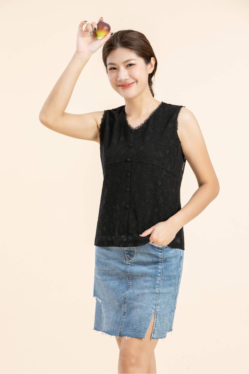 V Neck Sleeveless Blouse With Lace V Neck Sleeveless Blouse With Lace