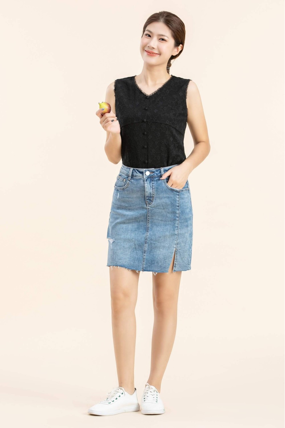 V Neck Sleeveless Blouse With Lace V Neck Sleeveless Blouse With Lace
