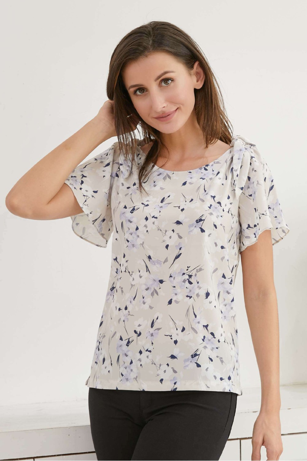 Blouse w/bows on shoulder Blouse w/bows on shoulder