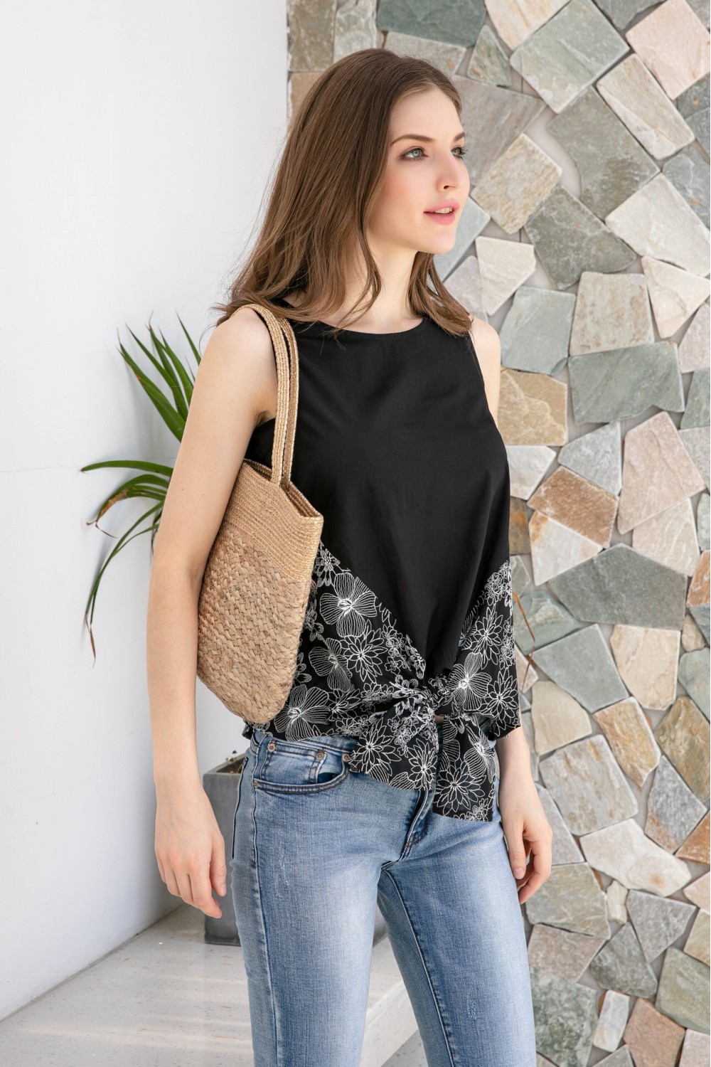 Embroideried Tied up Blouse Embroideried Tied up Blouse