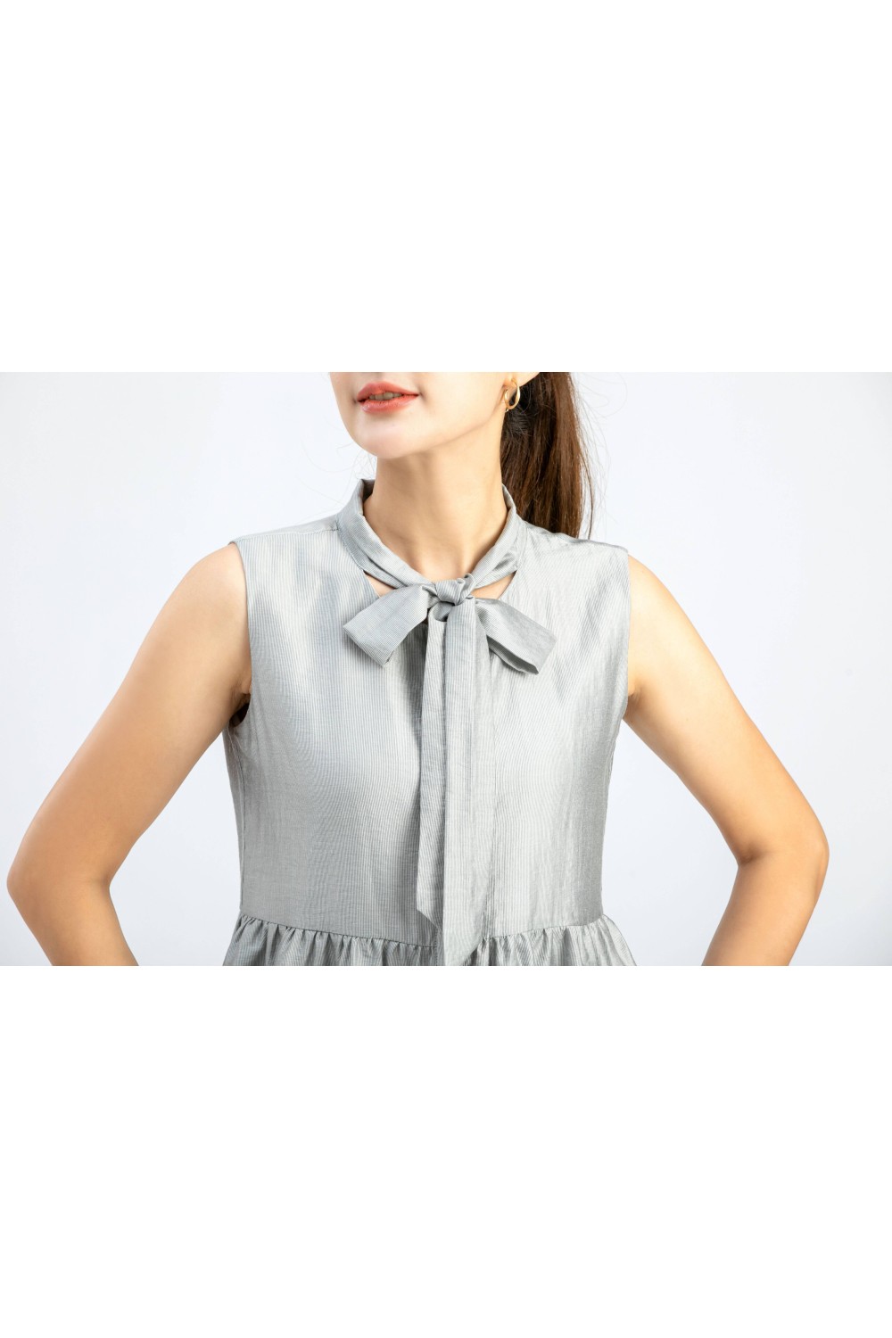Tie Collar Sleeveless Top W/Lotus Leaf Tie Collar Sleeveless Top W/Lotus Leaf