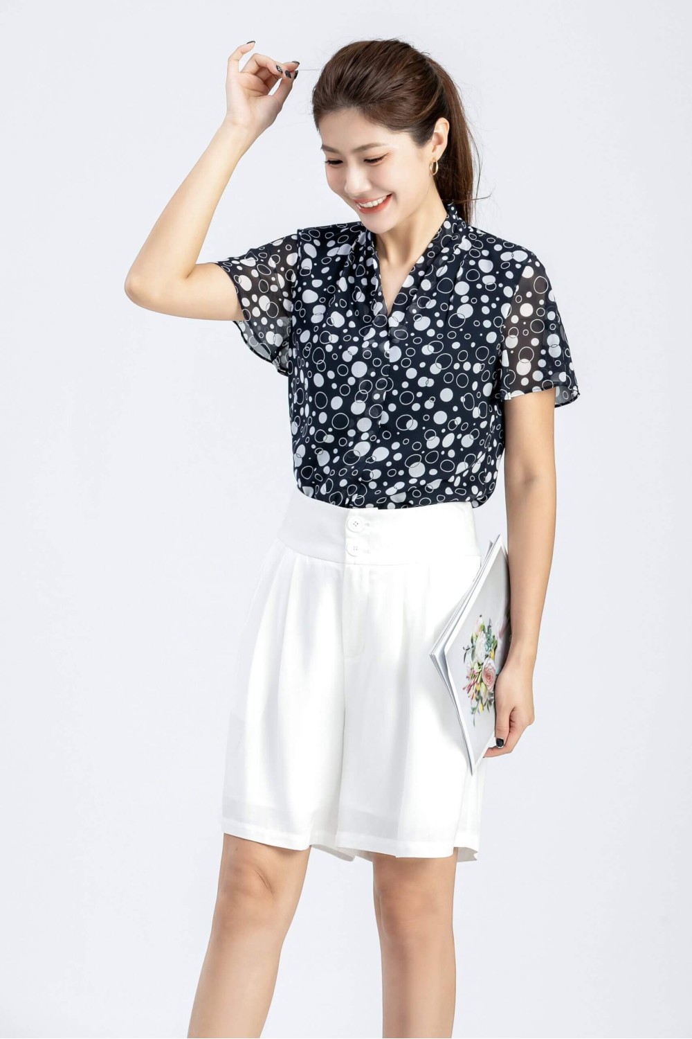 Chiffon Polka Dot V-Neck Short-Sleeved Top